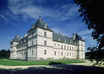 Außenansicht des Schlosses, erbaut ca. 1546